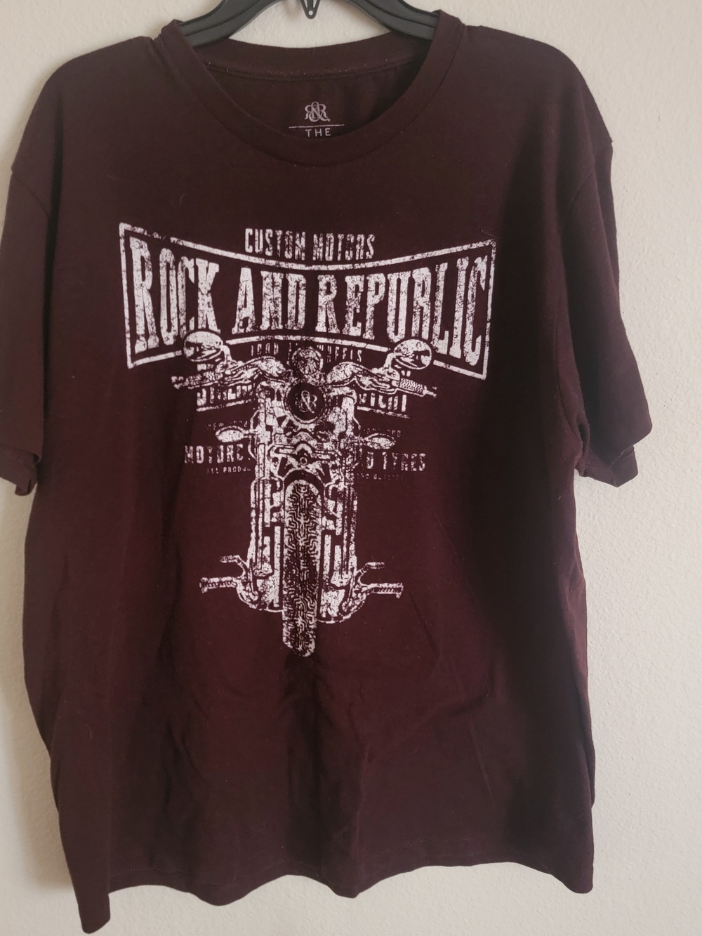 Rock & Republic Maroon Short-Sleeve Graphic Tee